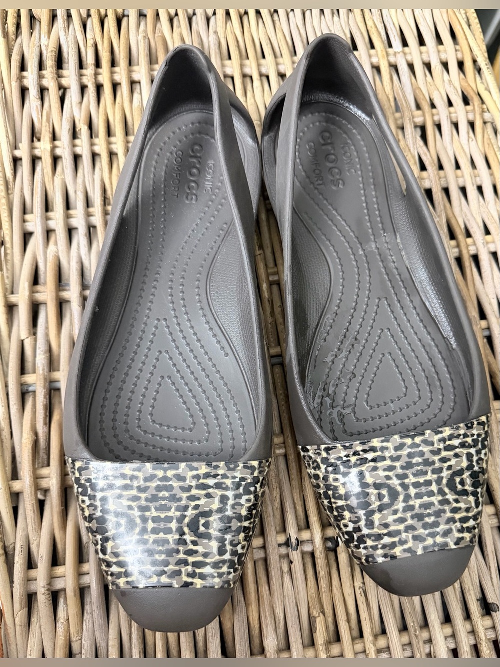 CROCS Women's soft brown Flats with Leopard-Print Toe